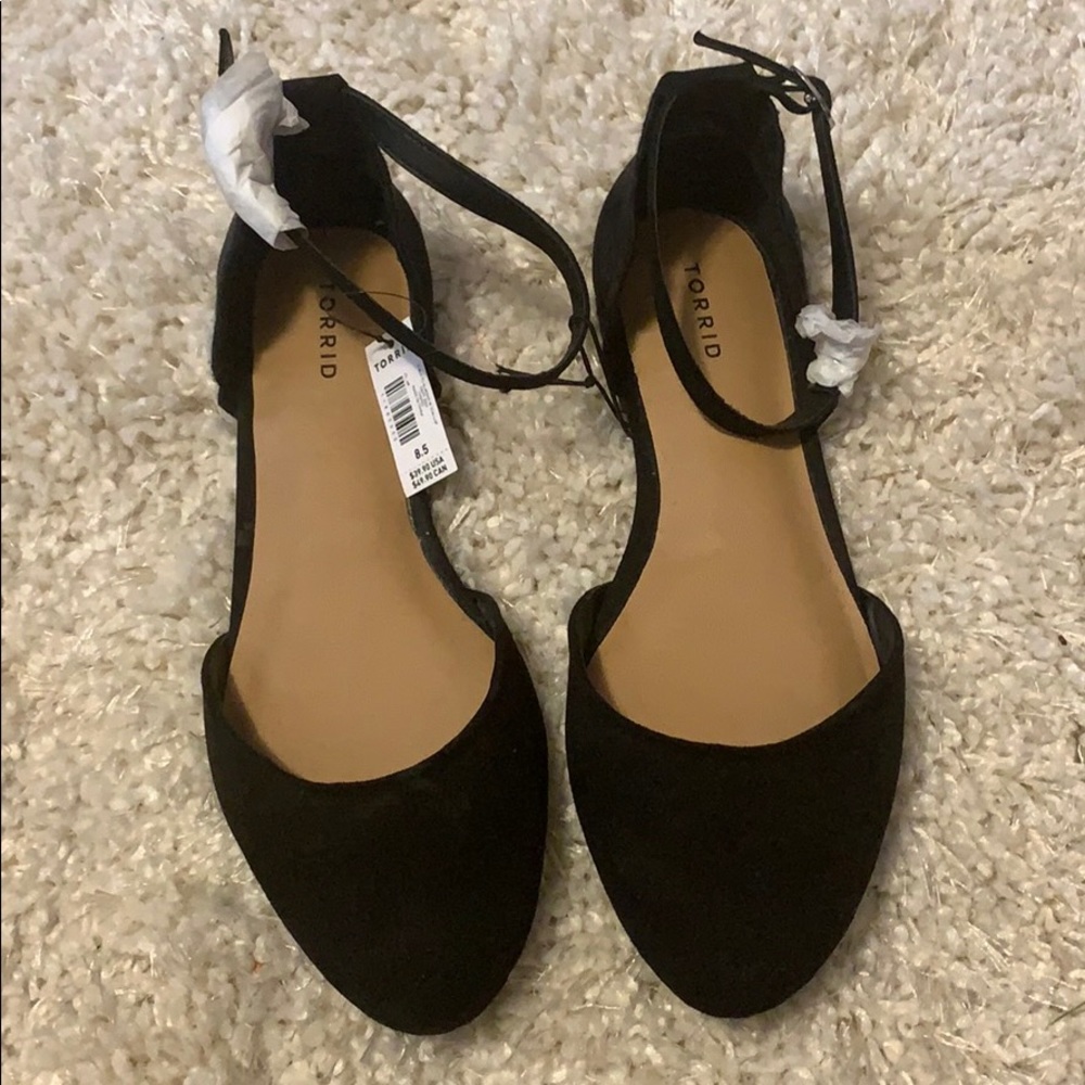 Black ballet slippers with straps